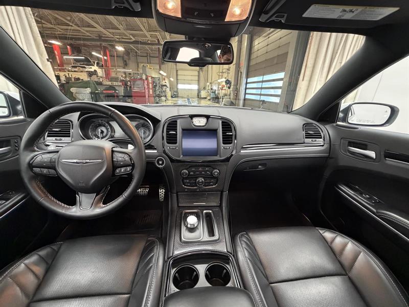 chrysler 300c 2023 - 12