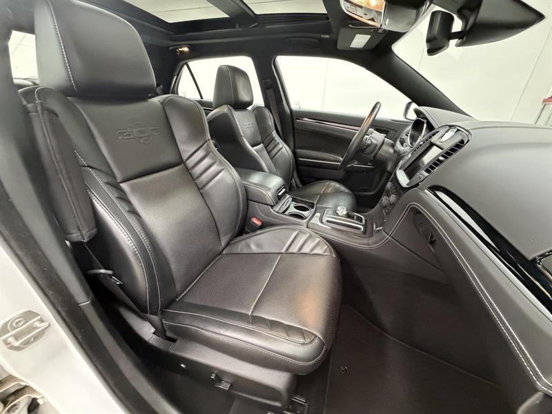 chrysler 300c 2023 - 15
