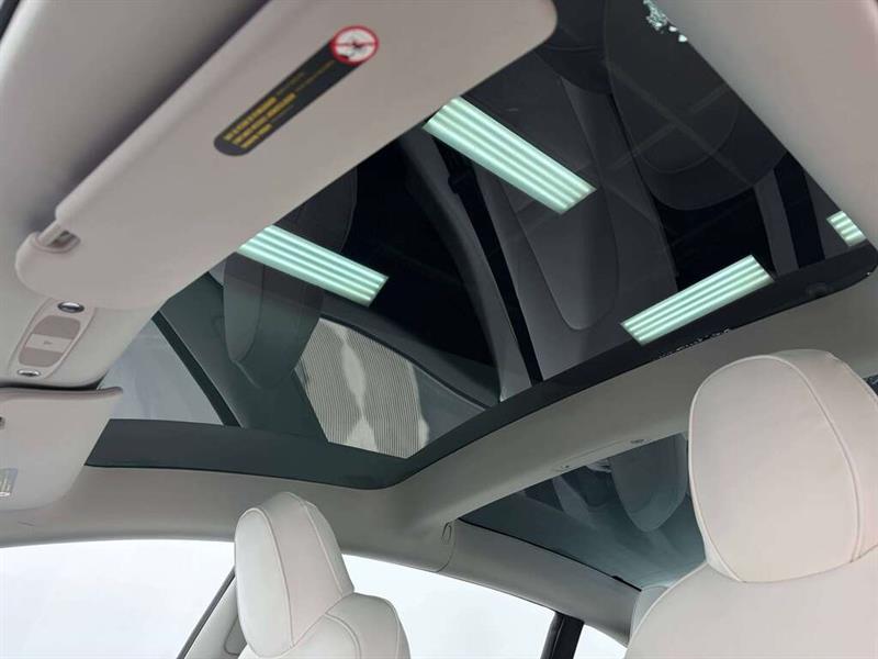 tesla Model 3 2023 - 25
