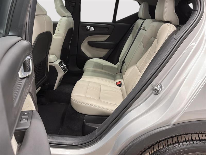 volvo XC40 2023 - 9