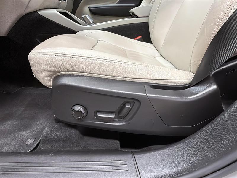 volvo XC40 2023 - 26