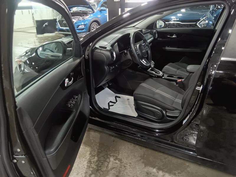 kia Forte 2022 - 14
