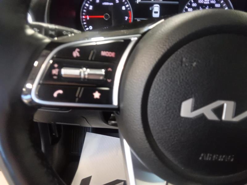 kia Forte 2022 - 32