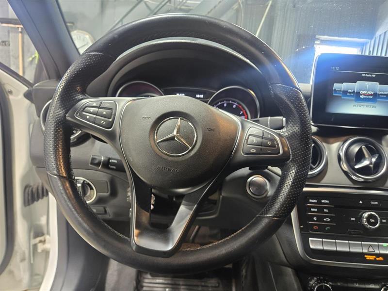 mercedes-benz GLA 2019 - 13