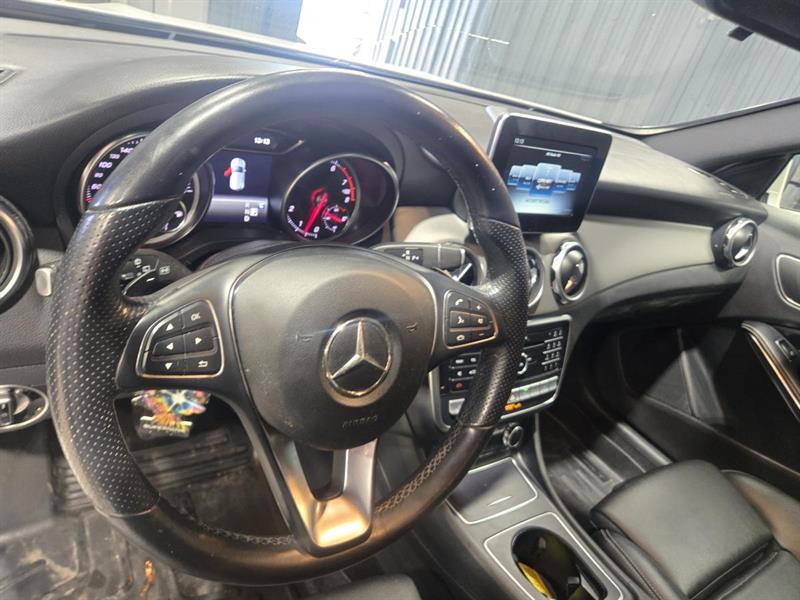 mercedes-benz GLA 2019 - 16