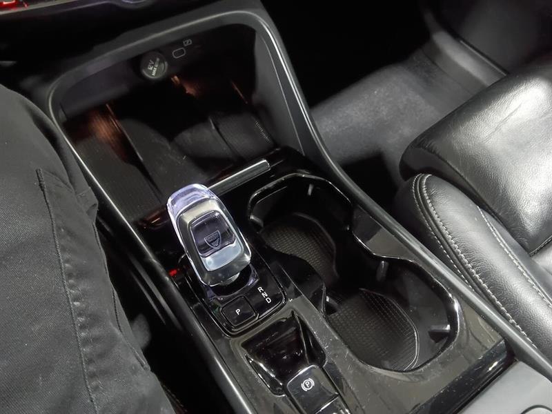 volvo XC40 2023 - 14