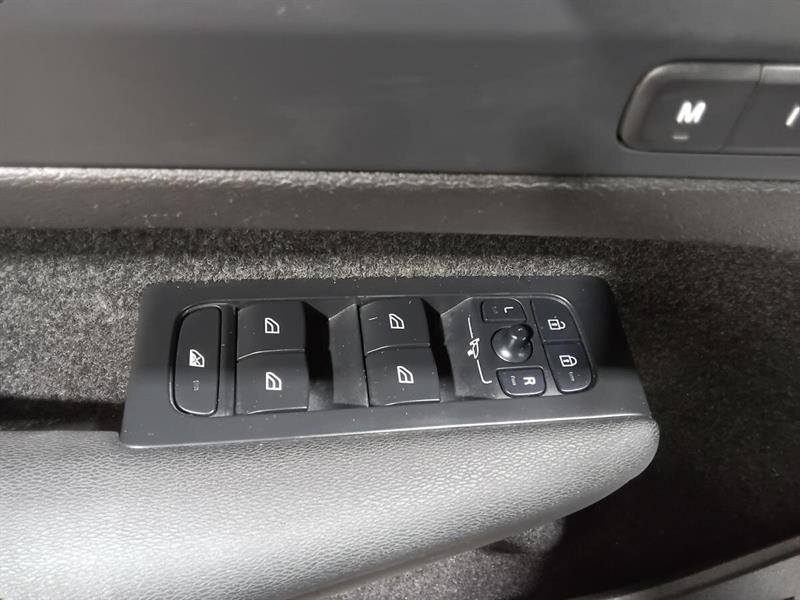 volvo XC40 2023 - 17