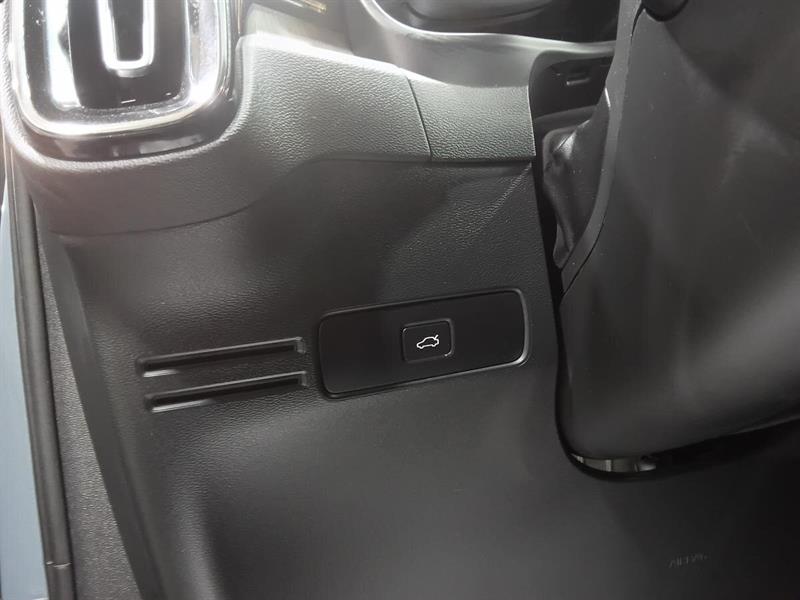 volvo XC40 2023 - 18