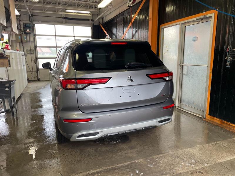 mitsubishi Outlander 2022 - 8