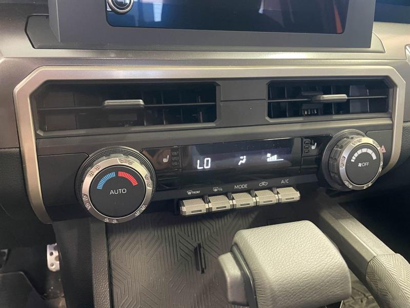 toyota Tacoma 2025 - 12