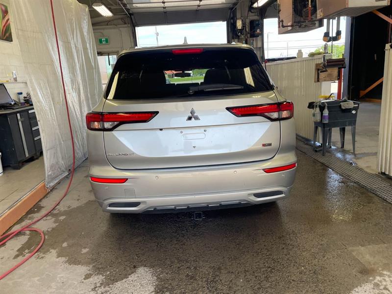 mitsubishi Outlander 2023 - 9