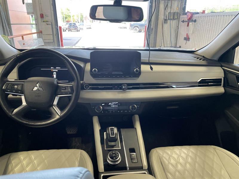 mitsubishi Outlander 2023 - 13