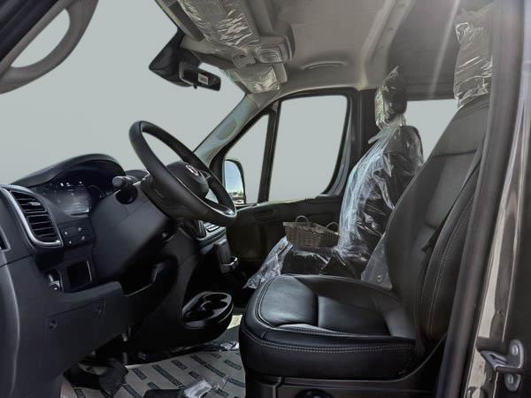 ram ProMaster fourgon vitré 2025 - 10