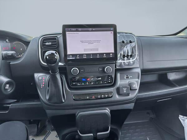 ram ProMaster fourgon vitré 2025 - 13
