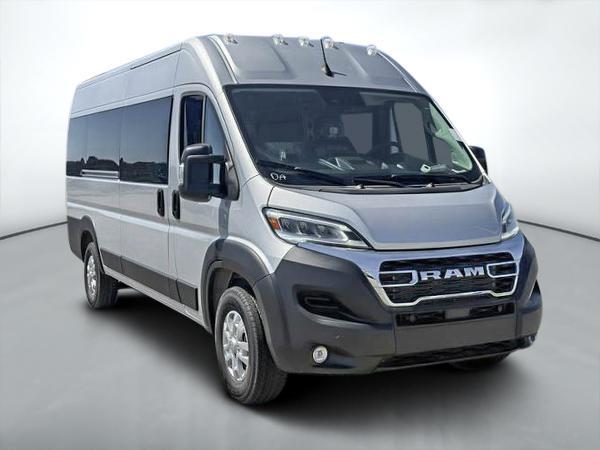 ram ProMaster fourgon vitré 2025