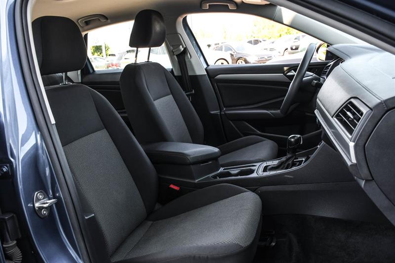 volkswagen Jetta 2019 - 9