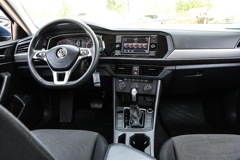 volkswagen Jetta 2019 - 11