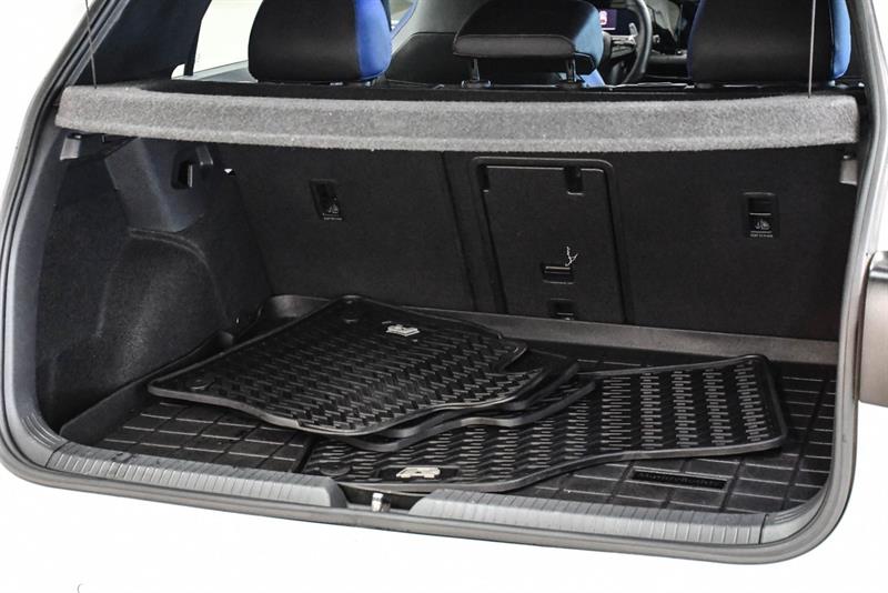 volkswagen Golf R 2022 - 32