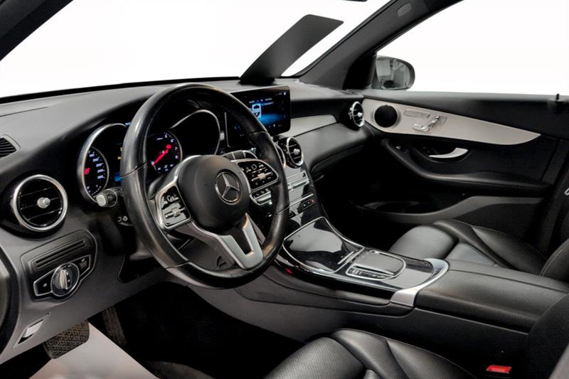 mercedes-benz GLC300 2022 - 6