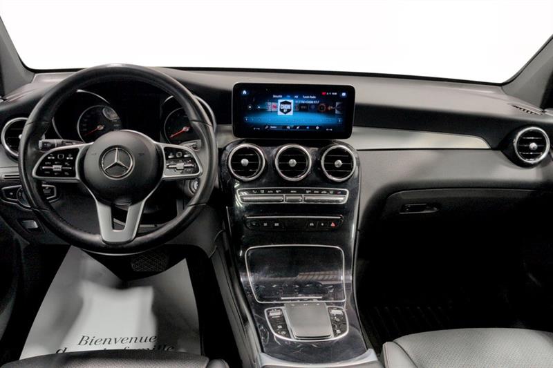 mercedes-benz GLC300 2022 - 7