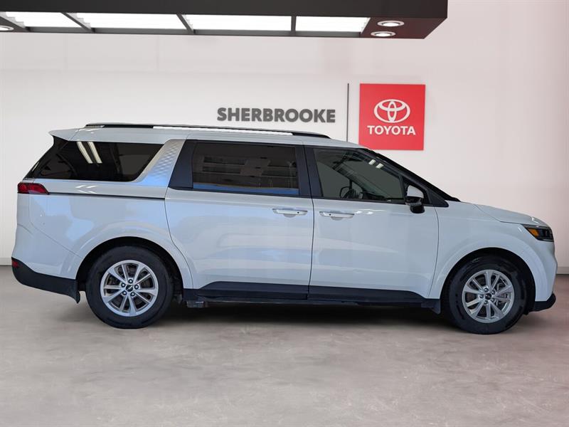 kia Carnival 2023 - 2