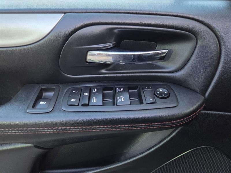 dodge Grand Caravan 2016 - 24