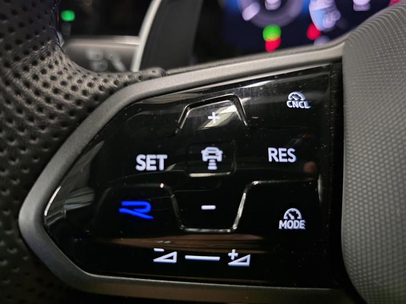 volkswagen Golf R 2025 - 18
