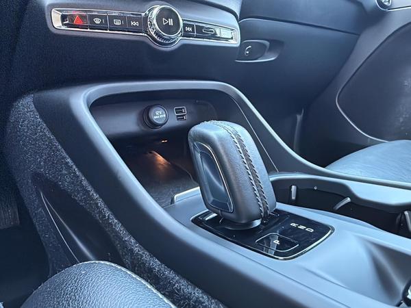 volvo XC40 2020 - 17