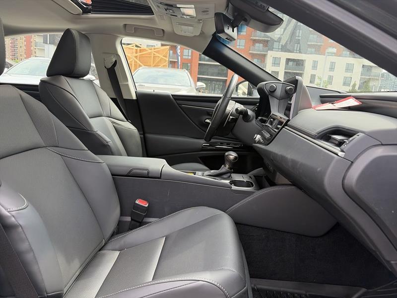 lexus ES HYBRID 2025 - 32