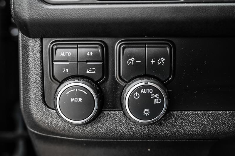 chevrolet Suburban 2023 - 23