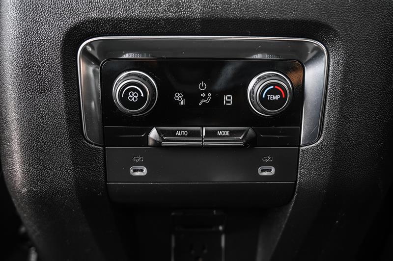 chevrolet Suburban 2023 - 31