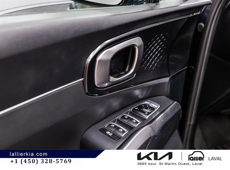 2025 Kia Sorento - Image 12