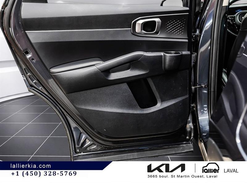 2025 Kia Sorento - Image 13