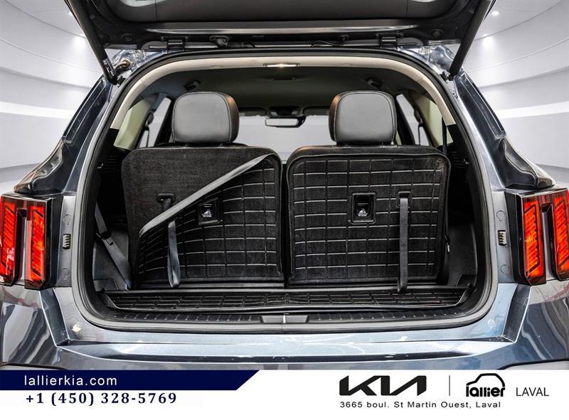 2025 Kia Sorento - Image 17