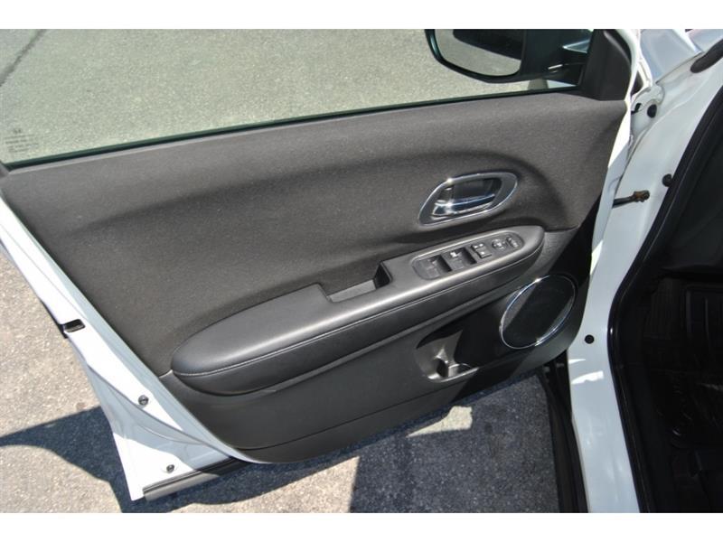 2017 Honda HR-V - Image 12
