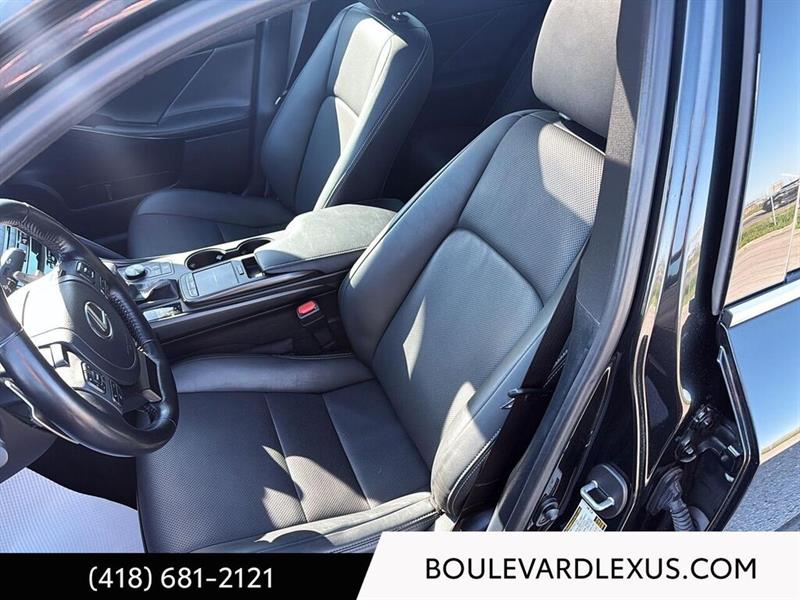 lexus IS 2023 - 9