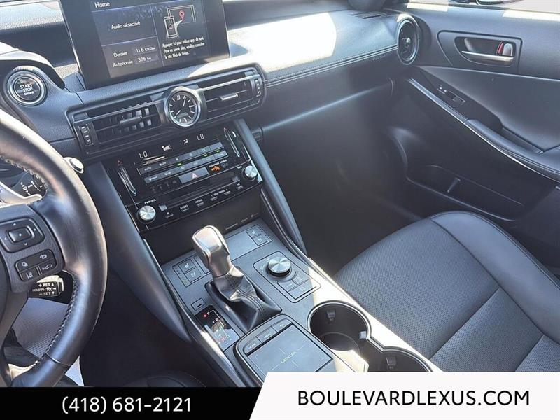 lexus IS 2023 - 16