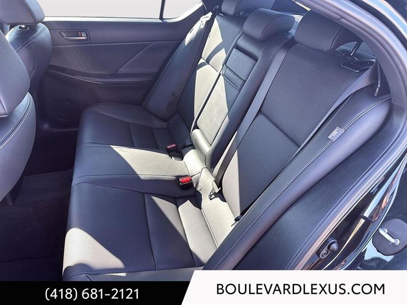 lexus IS 2023 - 17
