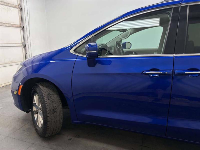 chrysler Pacifica 2021 - 3