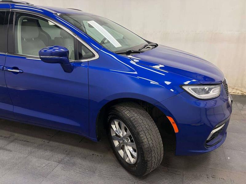 chrysler Pacifica 2021 - 16
