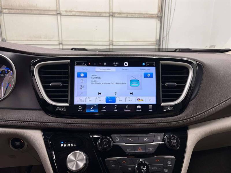 chrysler Pacifica 2021 - 24