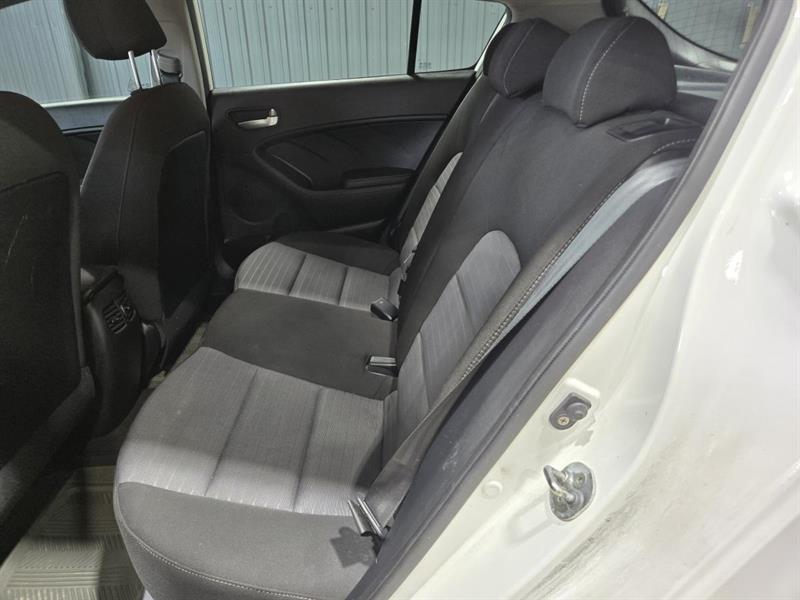 kia Forte 2015 - 11