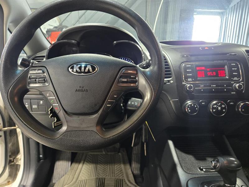 kia Forte 2015 - 12