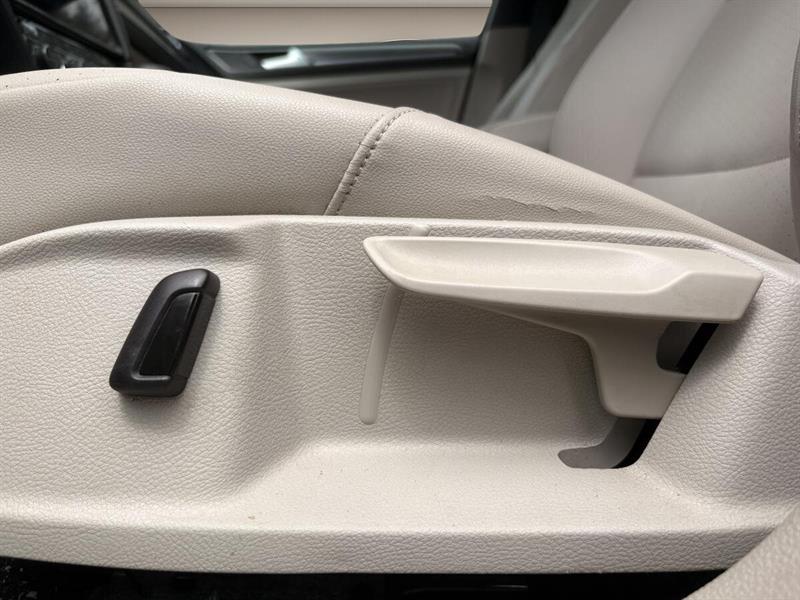 volkswagen e-Golf 2020 - 18