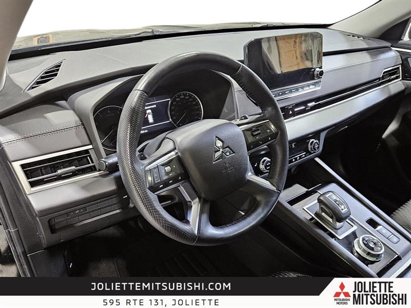 mitsubishi Outlander 2023 - 26