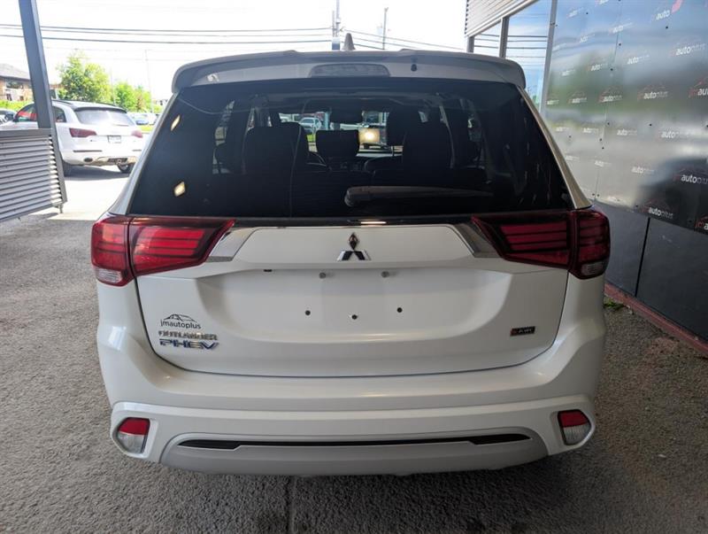 mitsubishi Outlander rechargeable 2022 - 9