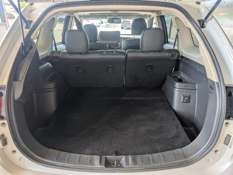 mitsubishi Outlander rechargeable 2022 - 30