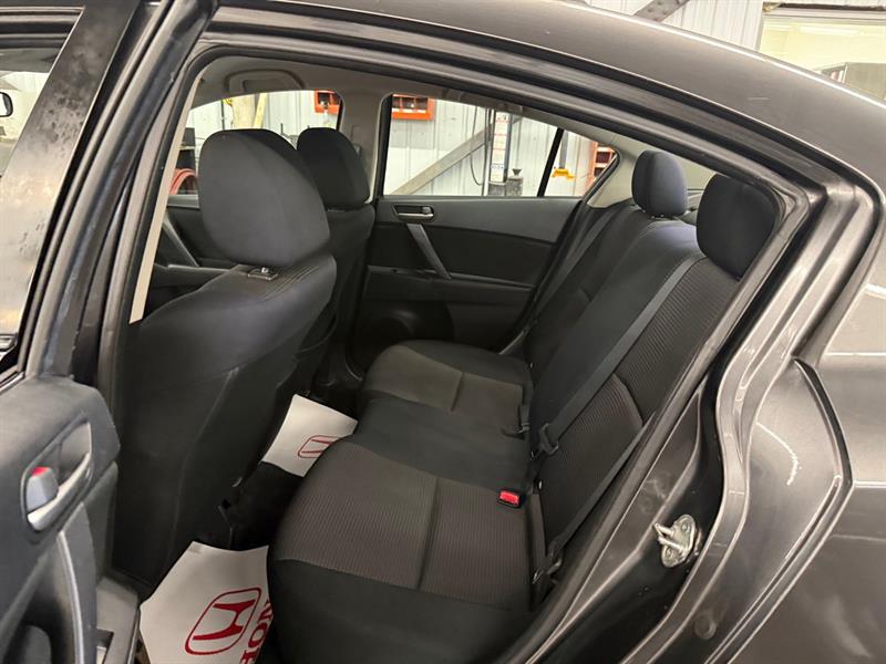 mazda Mazda3 2012 - 24
