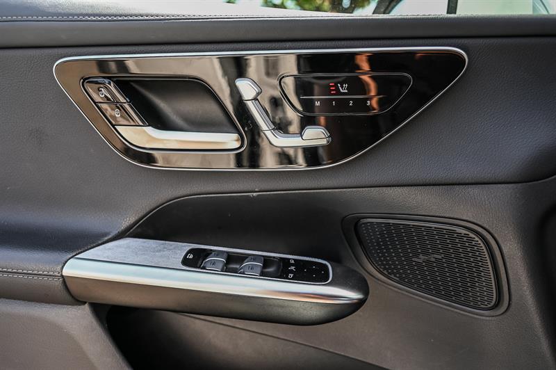 mercedes-benz GLC300 2023 - 16