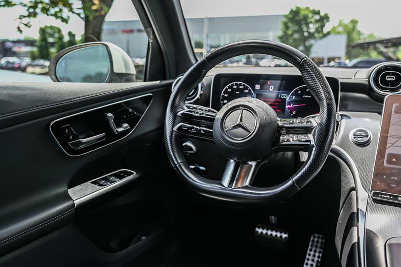 mercedes-benz GLC300 2023 - 26